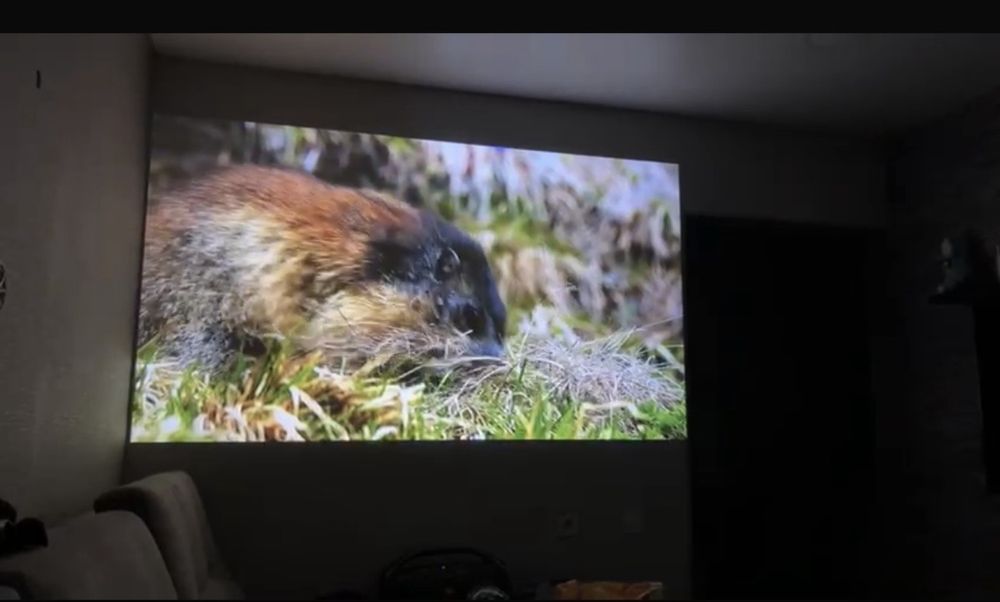 Продам почти новый проектор