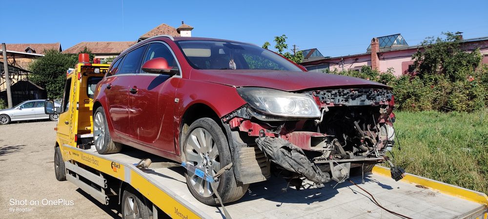 Vindem piese rezultate din dezmembrarea unui Opel Insignia