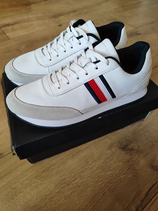 Tommy Hilfiger 44