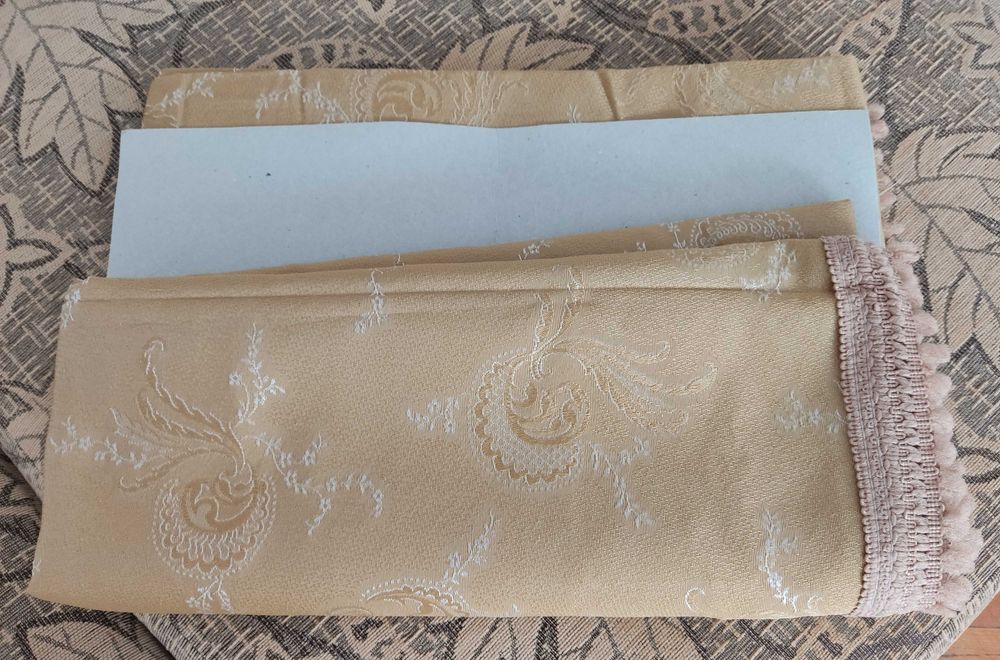 Покривка за спалня/диван старо злато