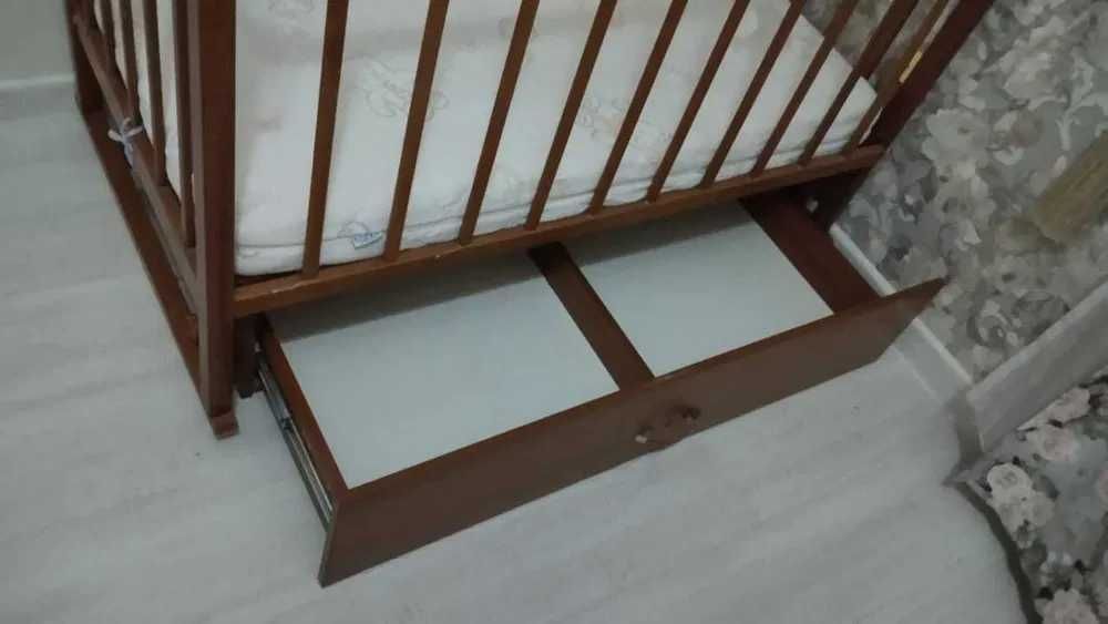 Продам детскую кроватку