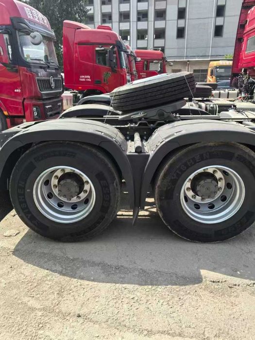 Howo Max трактор