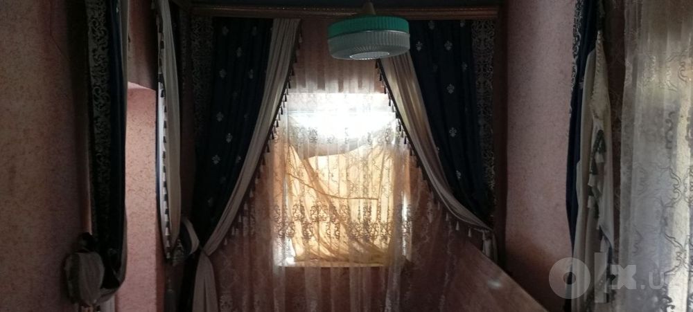 Spalni, shkaf va pardalar sotiladi