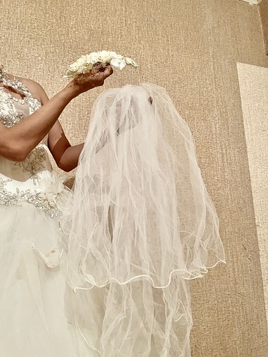 Продам шикарное свадебное платье.