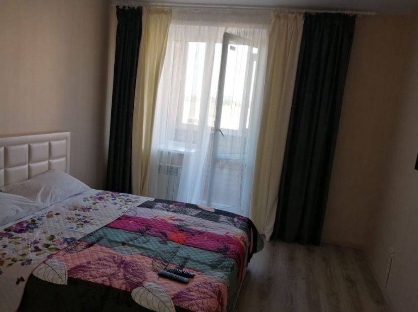 Сдается 2 ком кв левый берег жк Лазурный