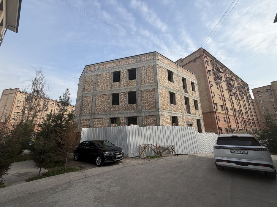 Аренда оделна стояши здания Яшнабот район Гузал махала 4 этаж 940 кв