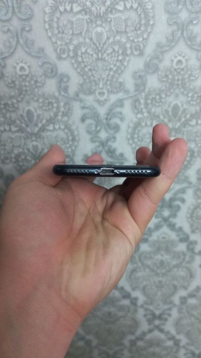 Iphone 7 хороший состояния