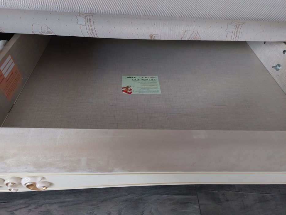 Set Mobilier Sufragerie Clasic Vienna - 2 Canapele Extensibile cu Ladă + Fotoliu Berjere
