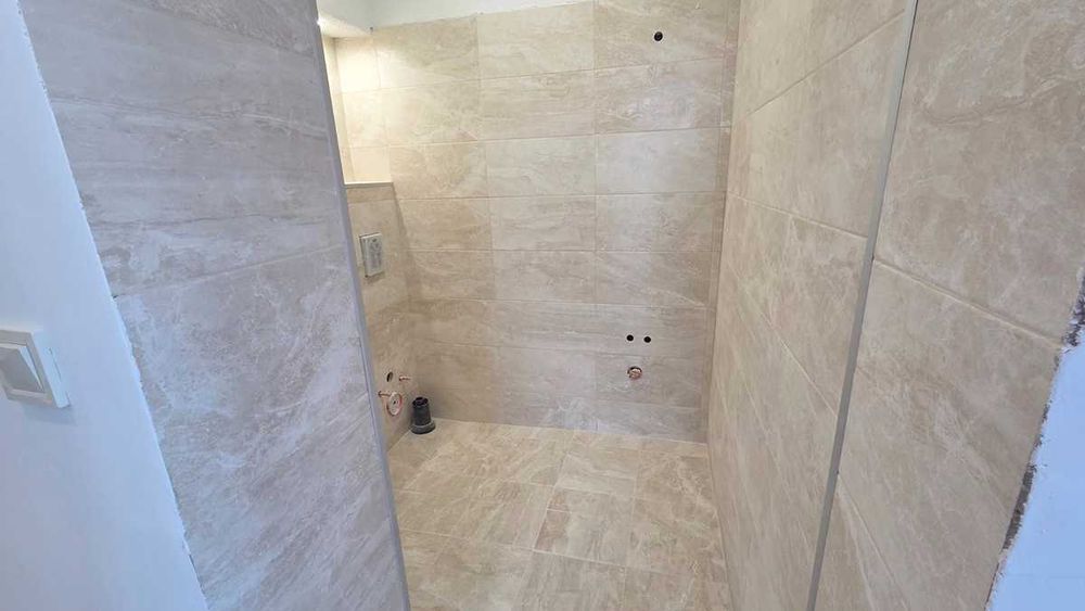 Четиристаен апартамент в Елин Пелин