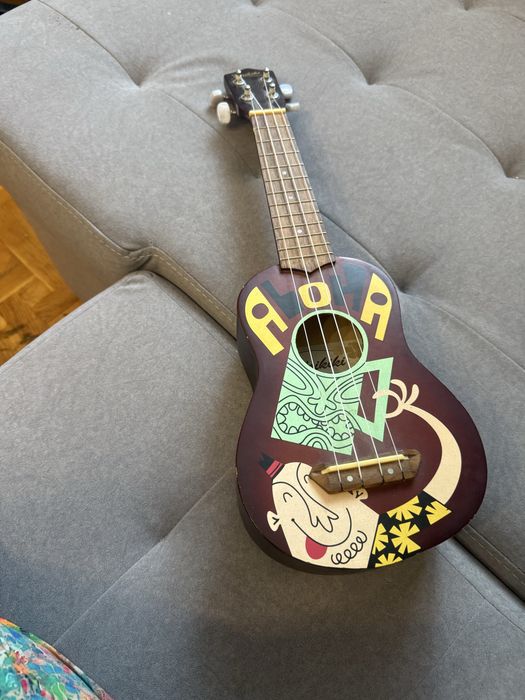 Продам  укулеле