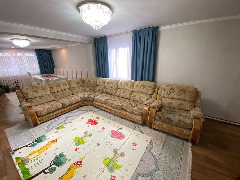 Срочно продаю диван