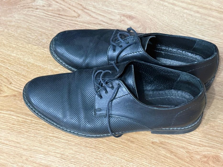 Pantofi din piele