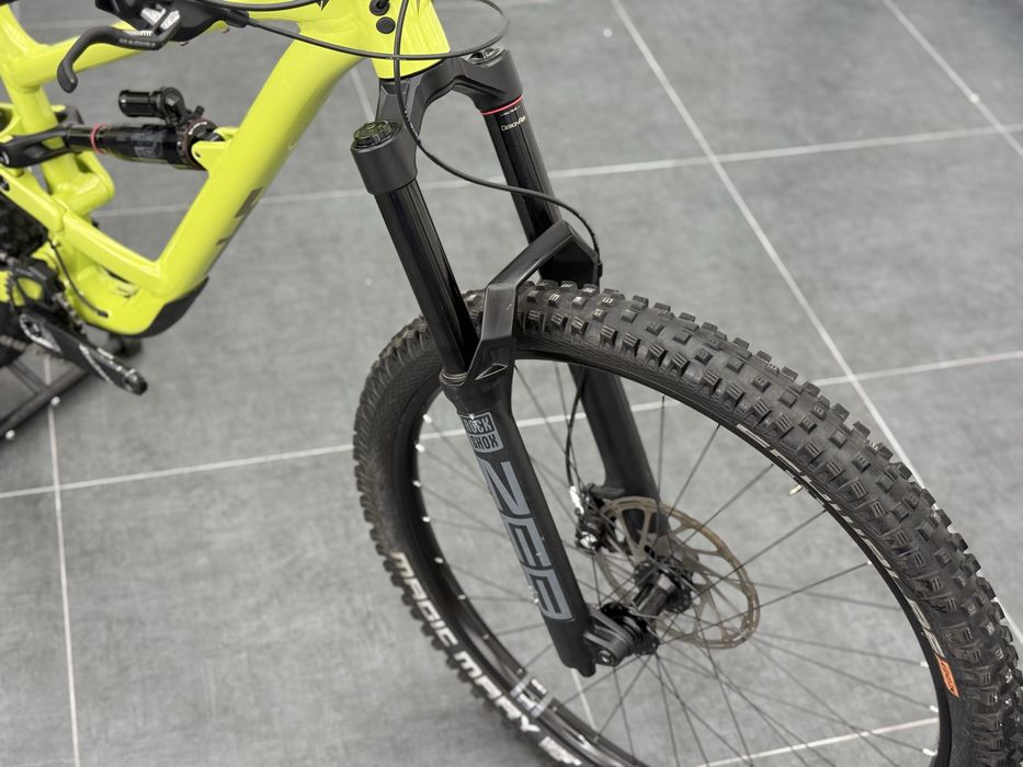 Yt Capra M размер 29 цола 1х12 Sram GX