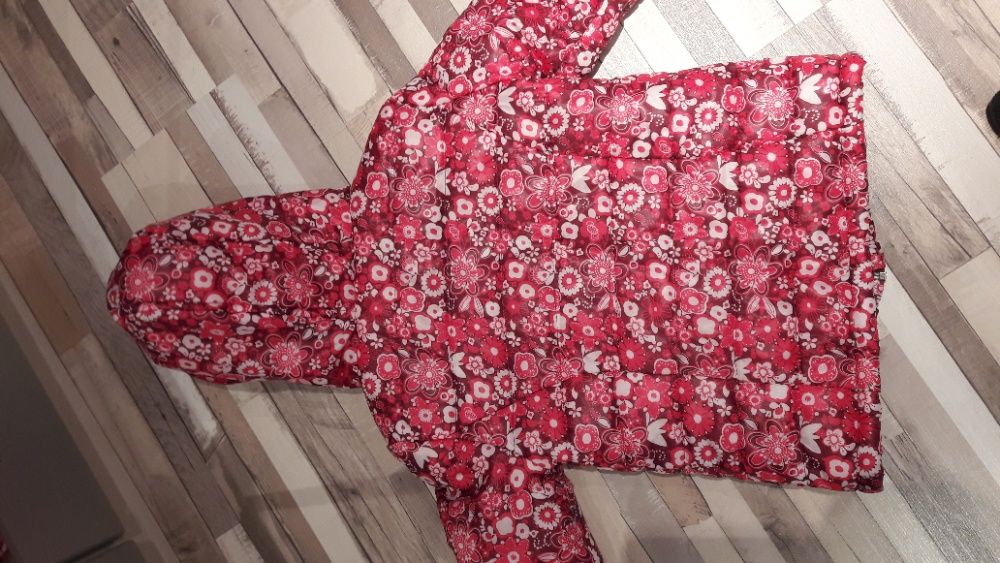 vand jacketa de iarna florala + căciulă