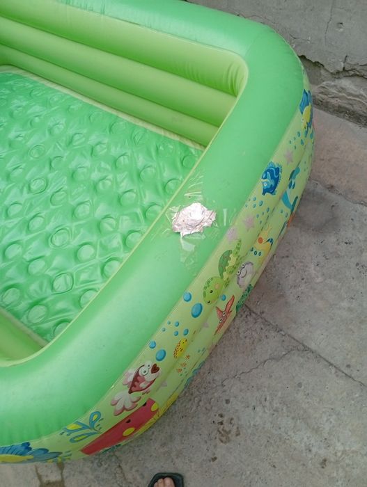Надувная детский бассейн