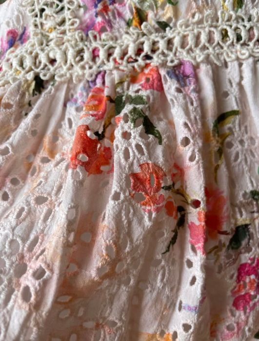 Рокля Guess с флорален десен, размер S