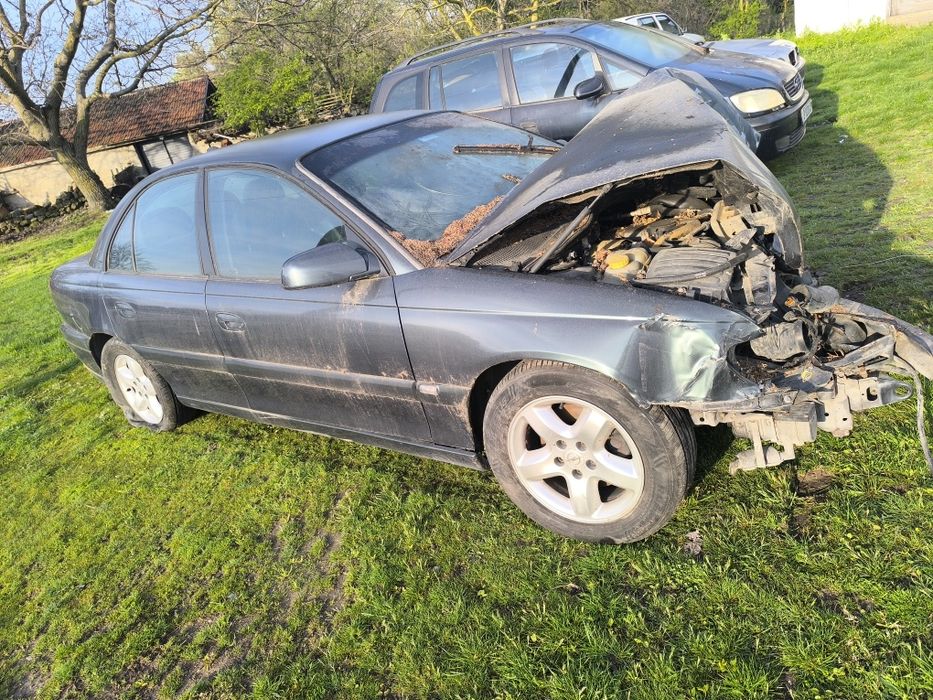 Опел Омега б 2.2 DTL