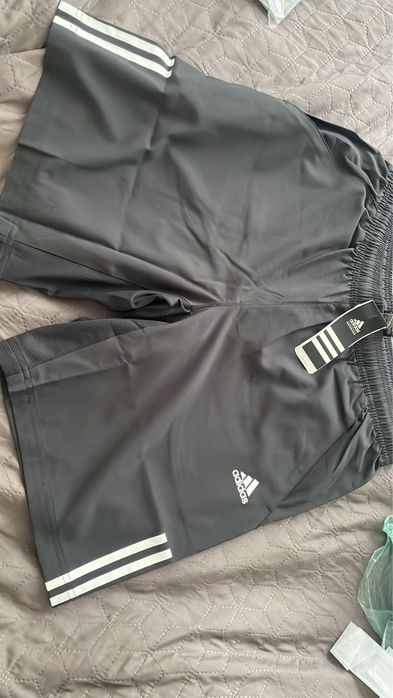 Short Addias tenis