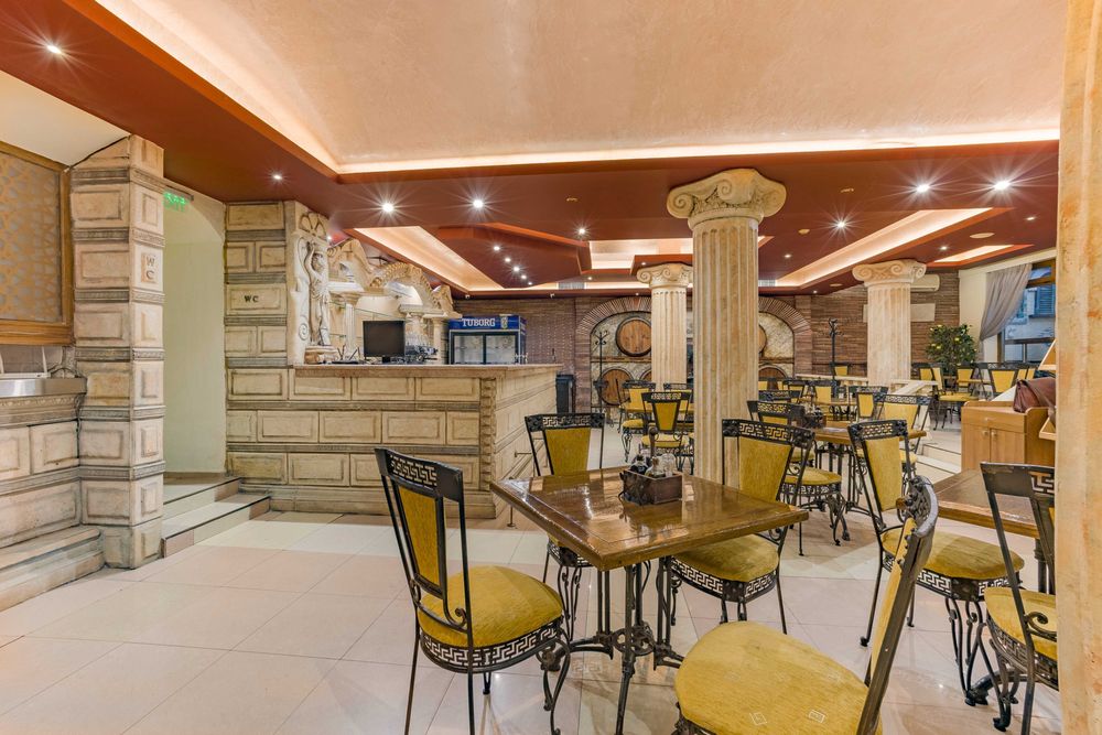 Дава се под наем Заведение в София, Младост 1А - 300 кв.м за 6000 € - Снимка #1