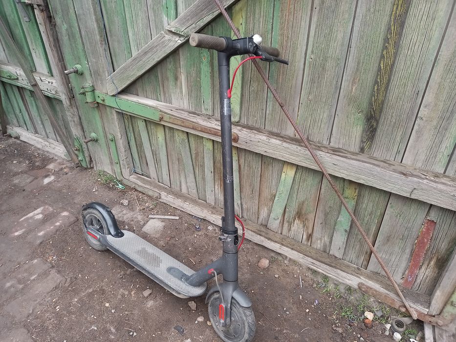 Продам электросамокат Xiomi 365