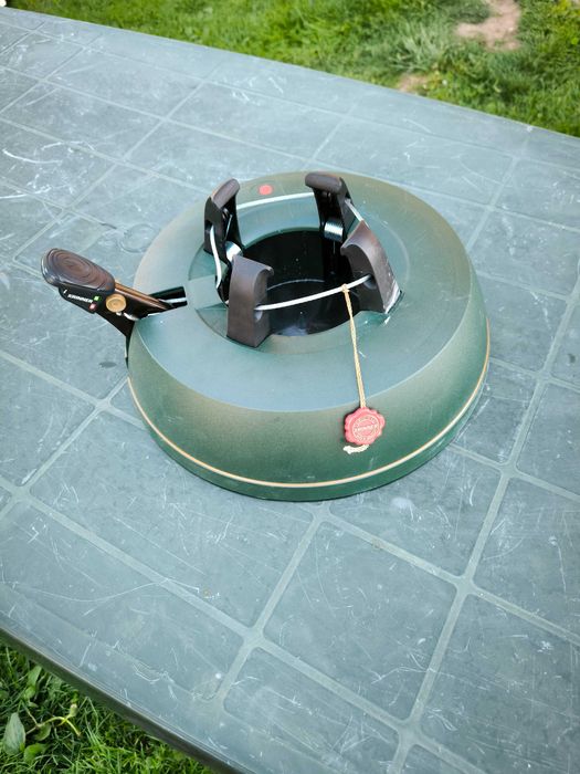 Стойка за естествена коледна елха