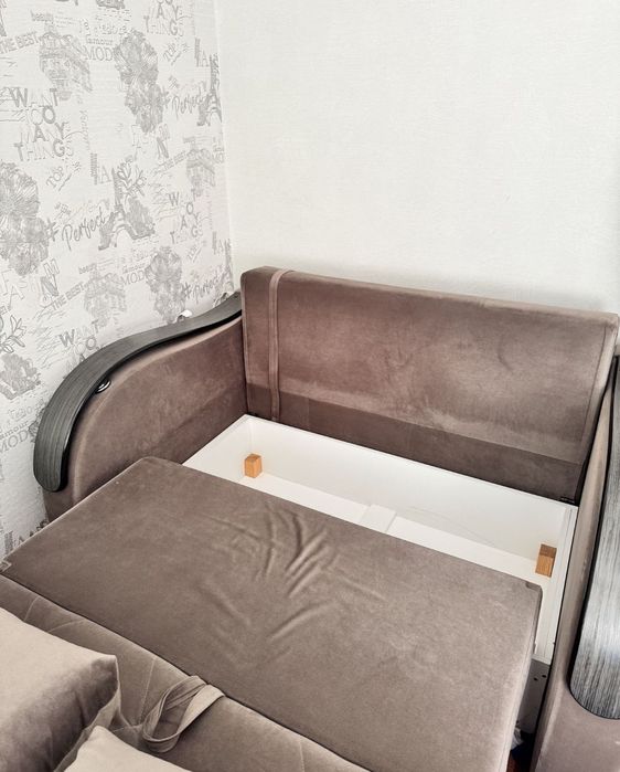 Продам диван подростковый