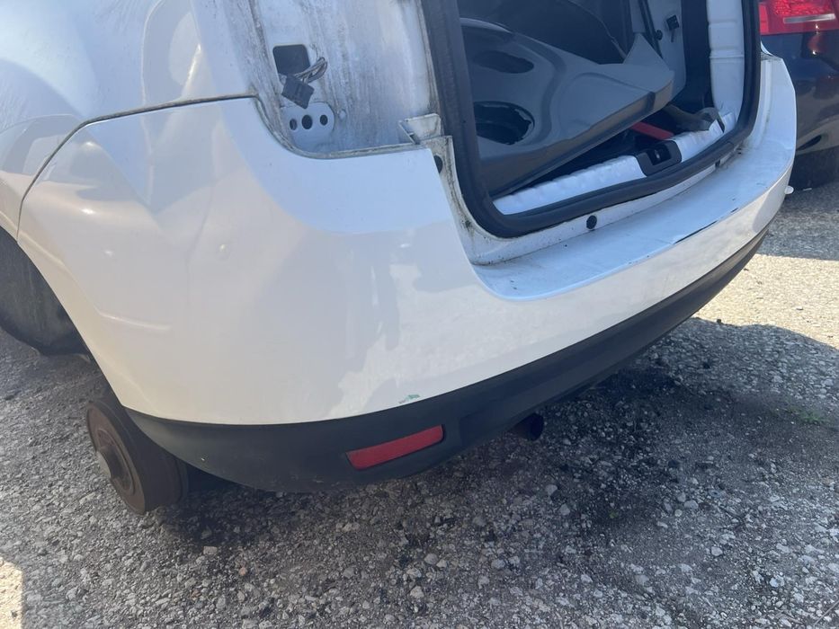Задна броня за  DACIA DUSTER 1.5dci disel 2013 година бяла оригинална