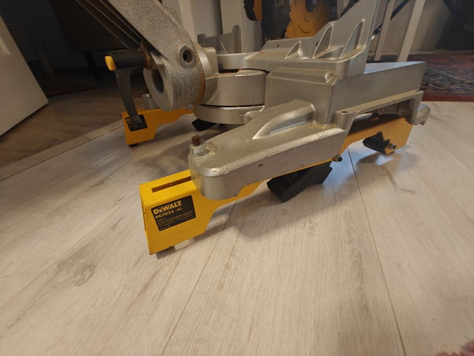 Circular de banc Dewalt dcs365 18v