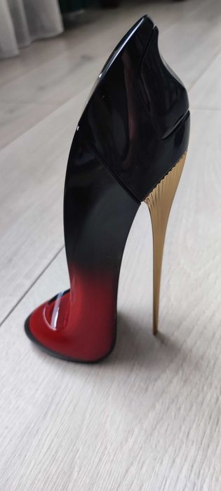 CAROLINA HERRERA Very Good Girl 80ml doar testat