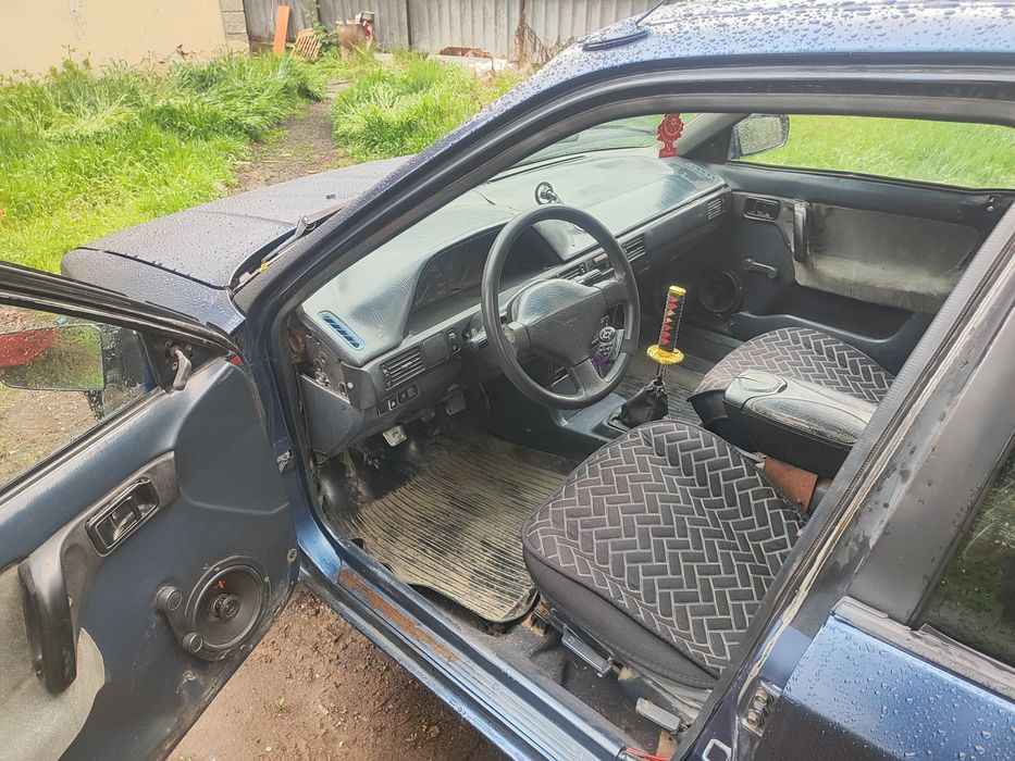 продам Мазду 323