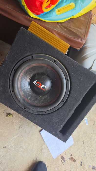 Vand subwoofer. Difuzor de 1000 stația de 500, reali