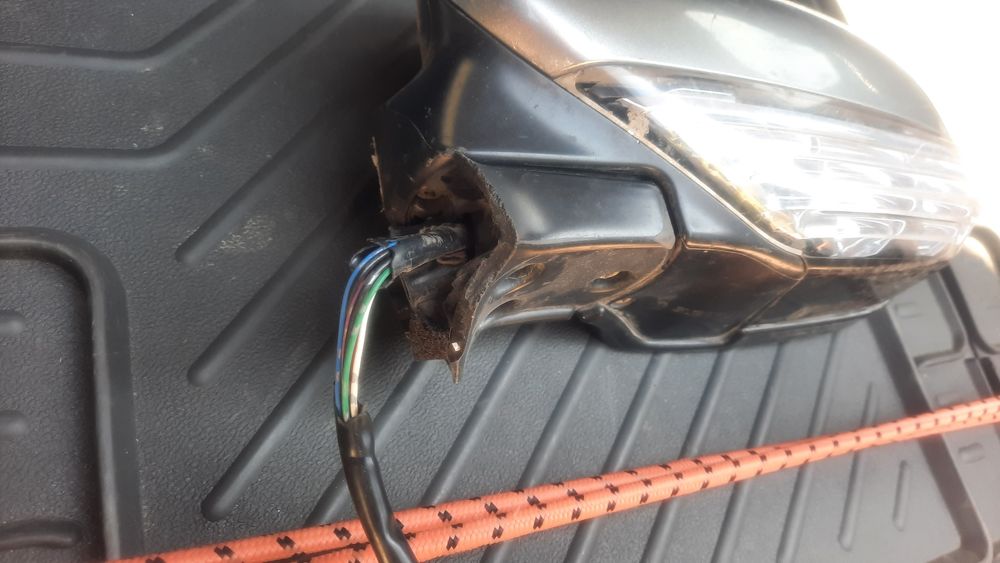 Зеркало бу на Subaru Outback