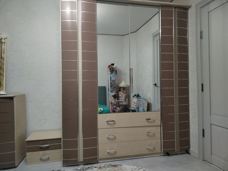 Продам спальный гарнитур