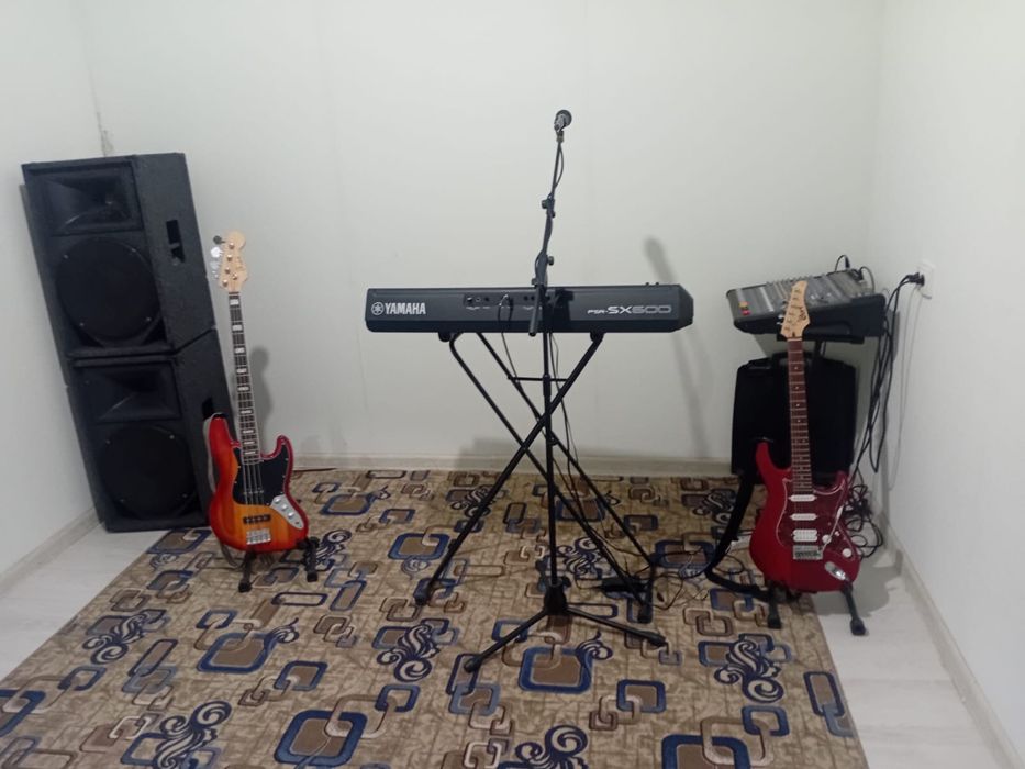 гитара,бас гитара, синтезатор