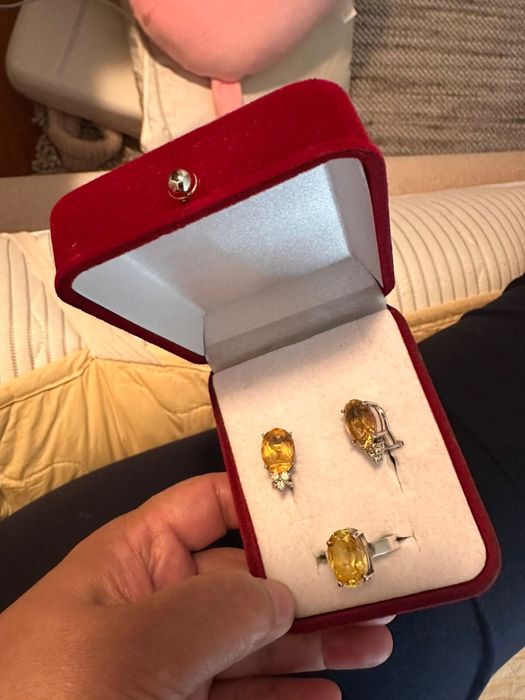 Ззолотые серьги с бриллиантом и раух топазом