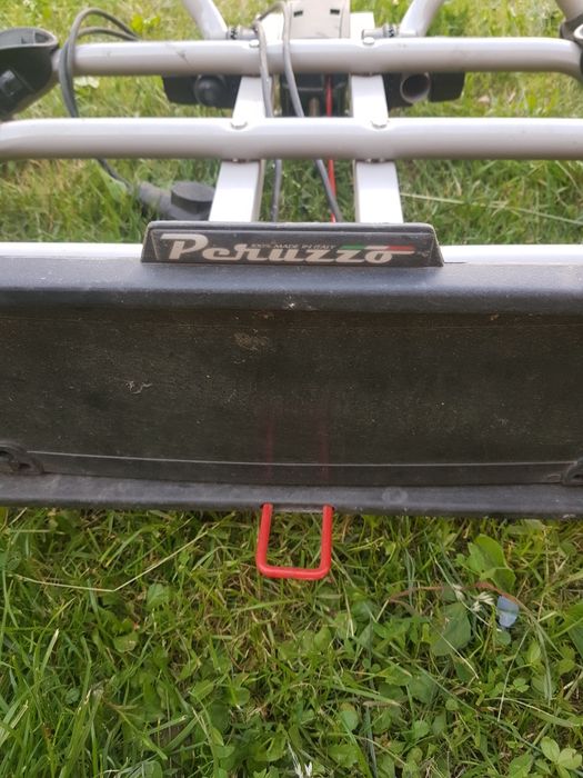 Suport  pe cuiul de tractare 3 biciclete Peruzzo Siena