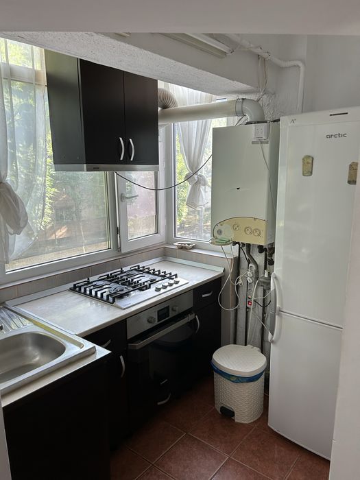 Ofer spre inchiriere apartament cu doua camere