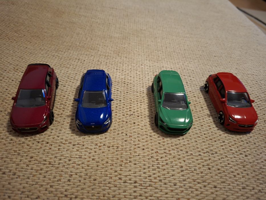 Vand machete de colectie