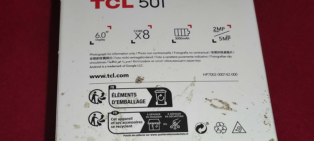 3 telefoane mobile sigilaste in cutie 2 x TCL 501 1 X MAXICOM COMFORT MM 428BB
