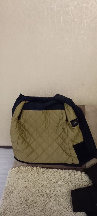 Продается стильная осенняя куртка