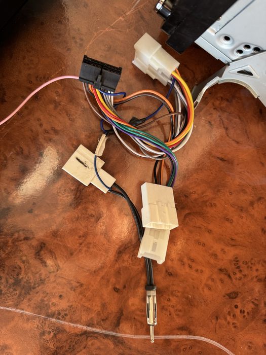 Продам автомагнитолу на Прадо