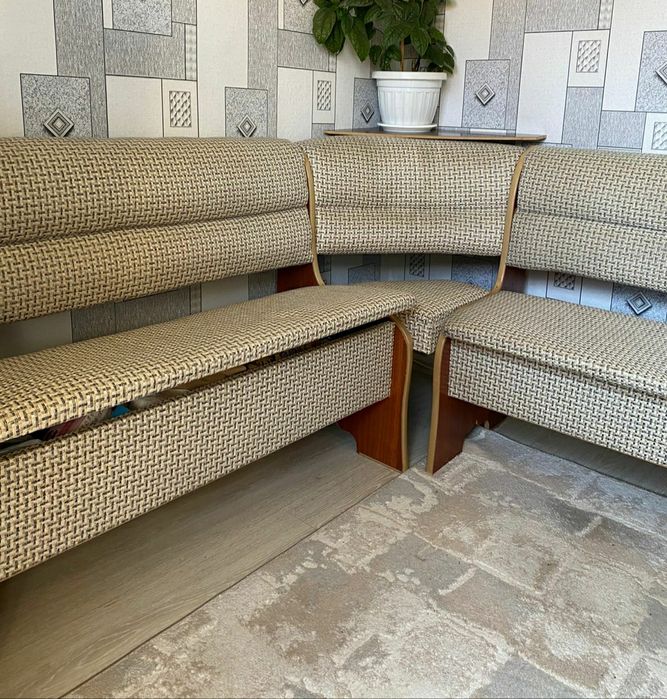 Продам диван для кухни