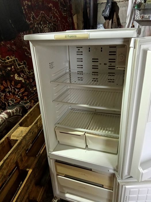 Продам холодильник
