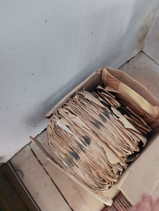 Патефон с запасными иглами