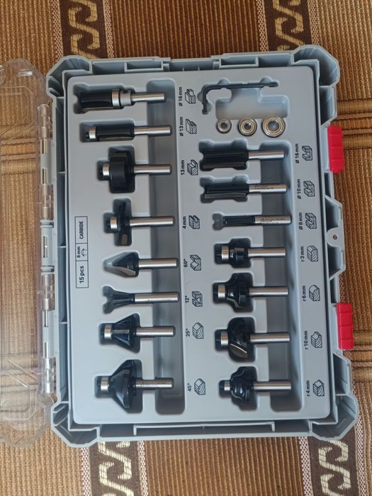Bosch - PRO - Set cuțite frezat, tijă 8mm, 15 bucăți