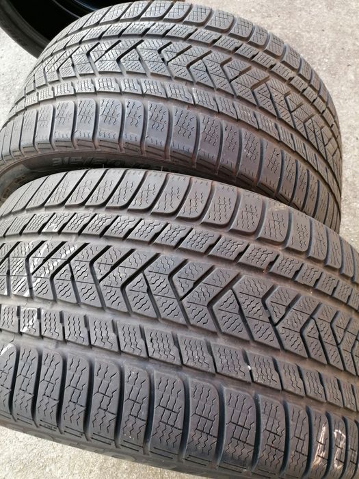 Vând 2 anvelope iarnă pirelli 315.30.21 și două yokohama 235.50.19