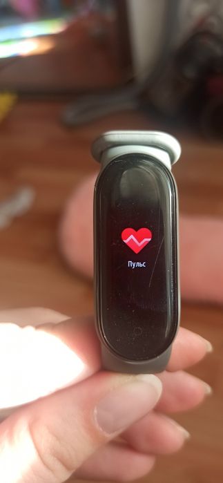 Продам браслет Xiaomi mi band 5