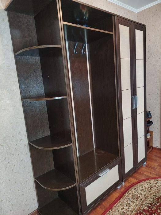 Продам прихожую !