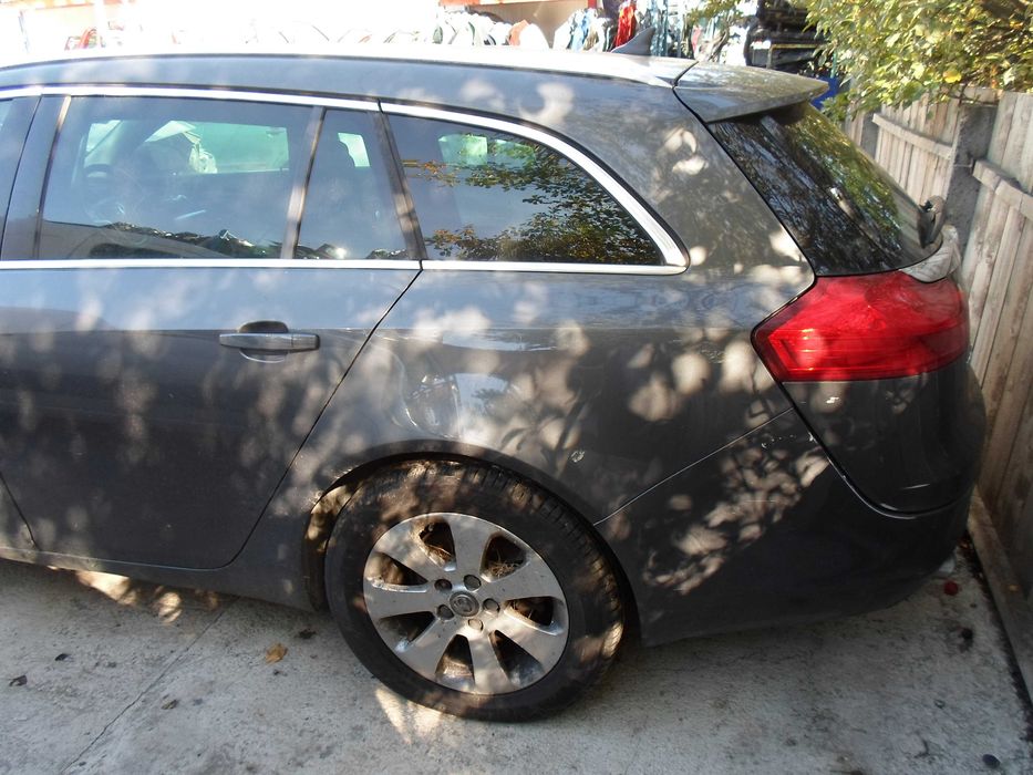 Dezmembram Opel Insignia 2010 SW 2.0 diesel