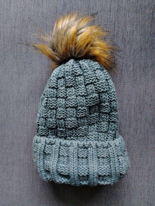 Дамски шал, шапка и гети за зимата